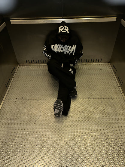 Risk2Roam Hoodie Black